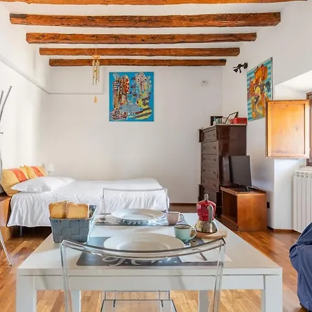 Monolocale Sui Tetti Di - Via Indipendenza