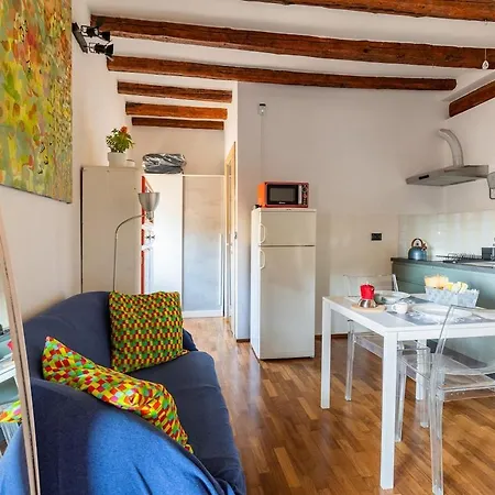 Monolocale Sui Tetti Di - Via Indipendenza Bologna